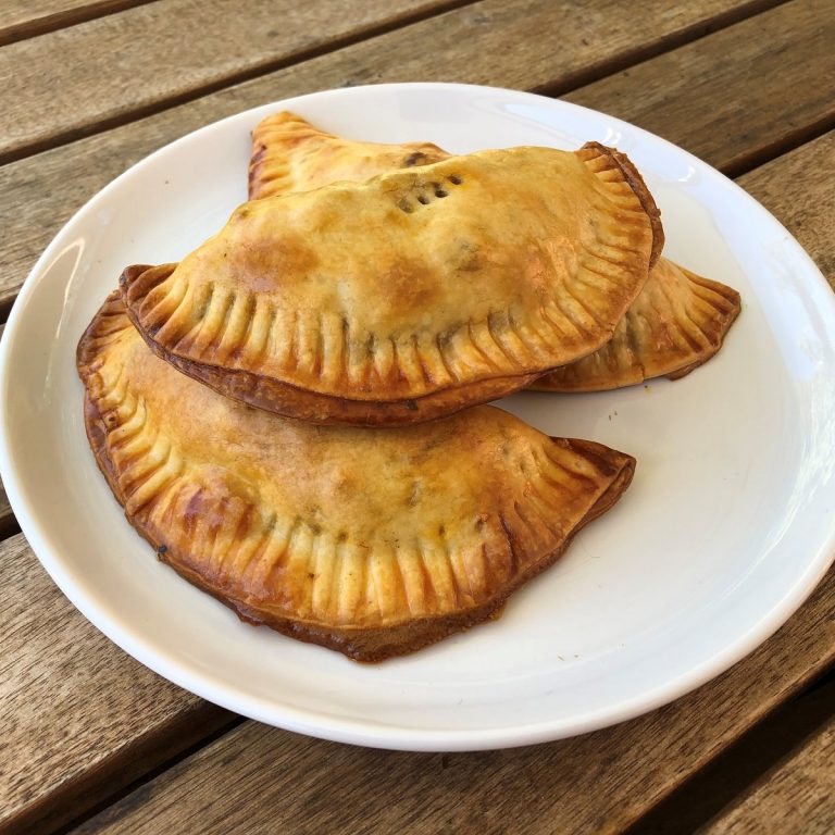 Baled chicken empanadas