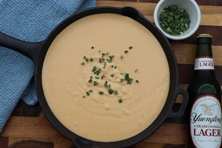 Sprinkle chives on top and serve while hot