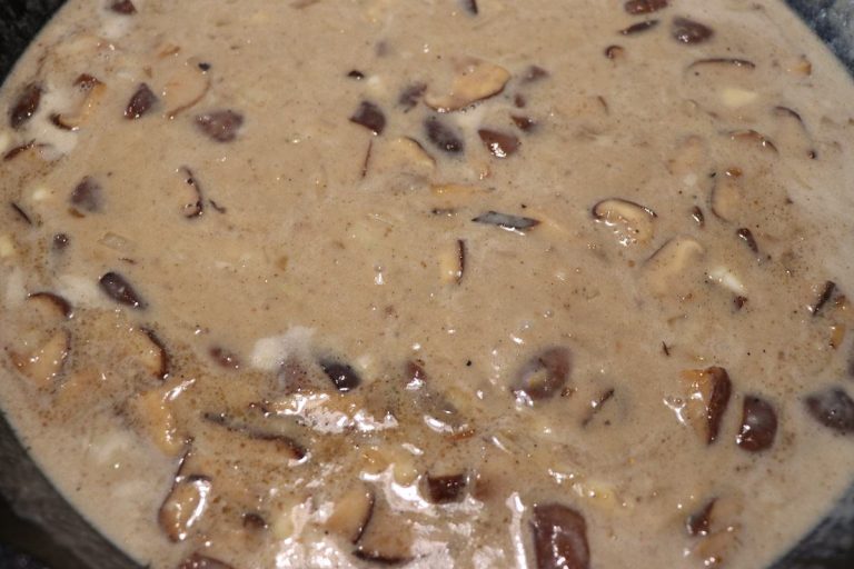 Add mushroom, onion and beef to sauce