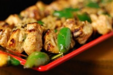 Easy Jamaican jerk chicken kabobs