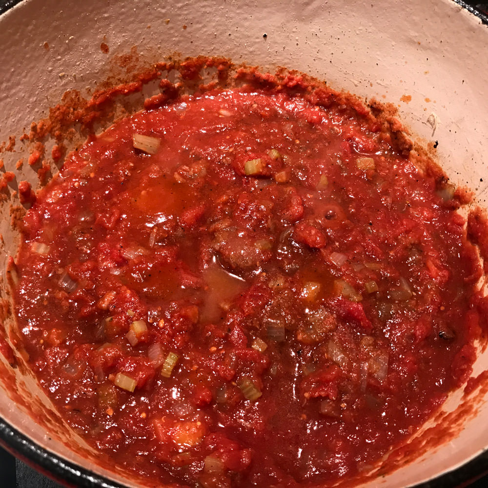 Simmer spaghetti sauce for 15 minutes