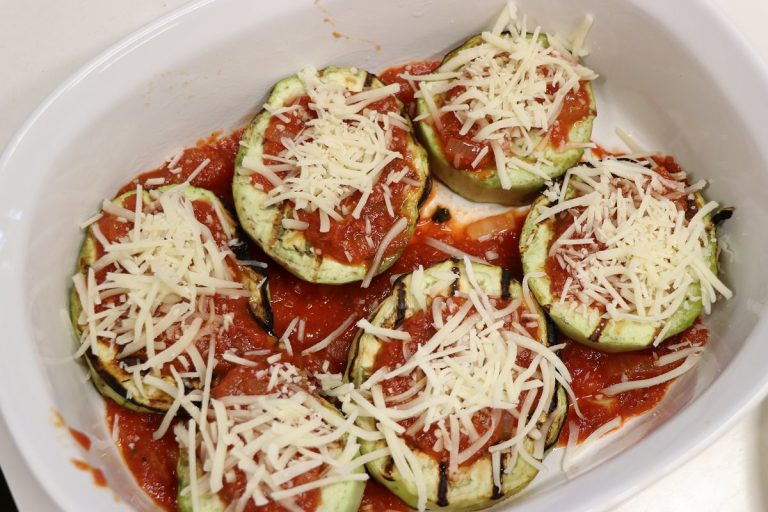 Layer eggplant parmesan