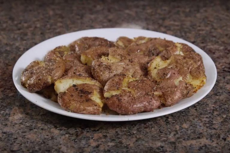 Put back in the oven to cook 10 more minutes, or until the edges of the potatoes are crispy. Enjoy!