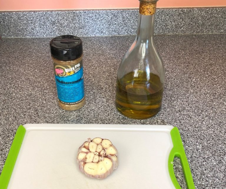 Cut the top off of the head of garlic