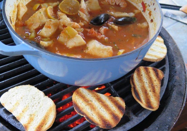 Stew cooking on the BGE with some grilled bread