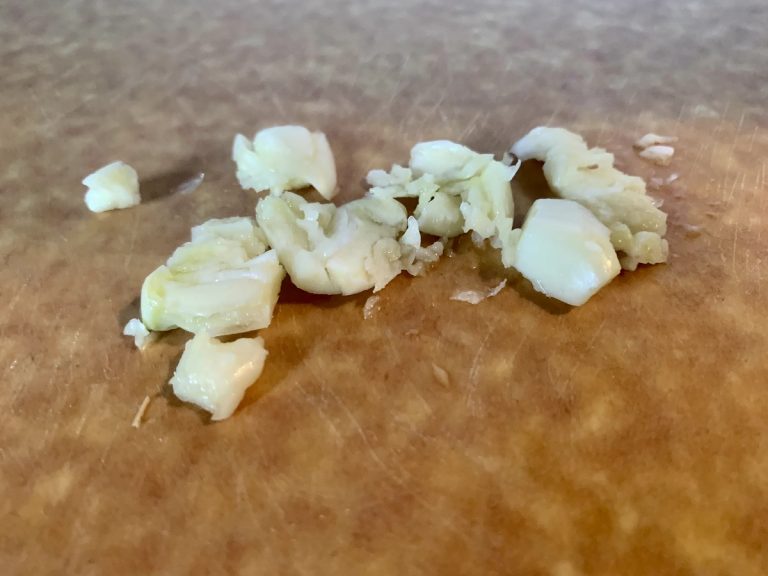 Tzatziki sauce - smash garlic