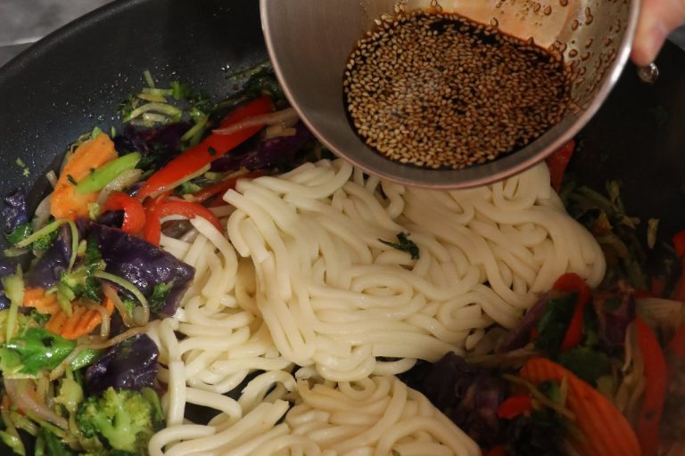 Add noodles and sauce mixture