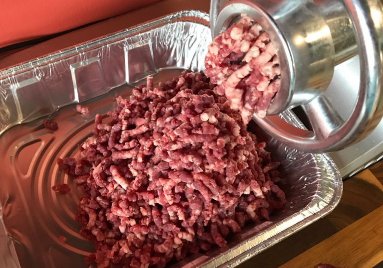 Grilled hamburgers - grind (very cold) beef